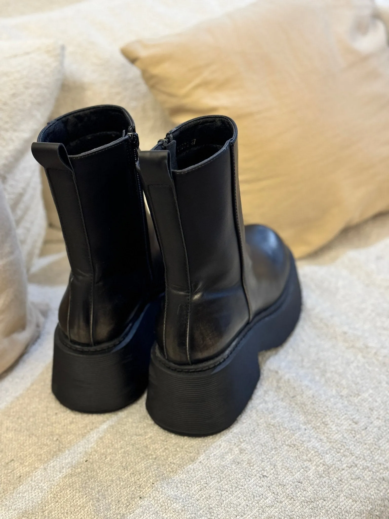Bottines grises délavées