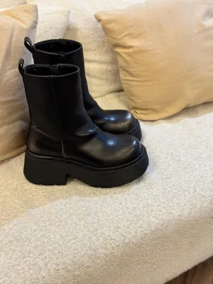 Bottines grises délavées