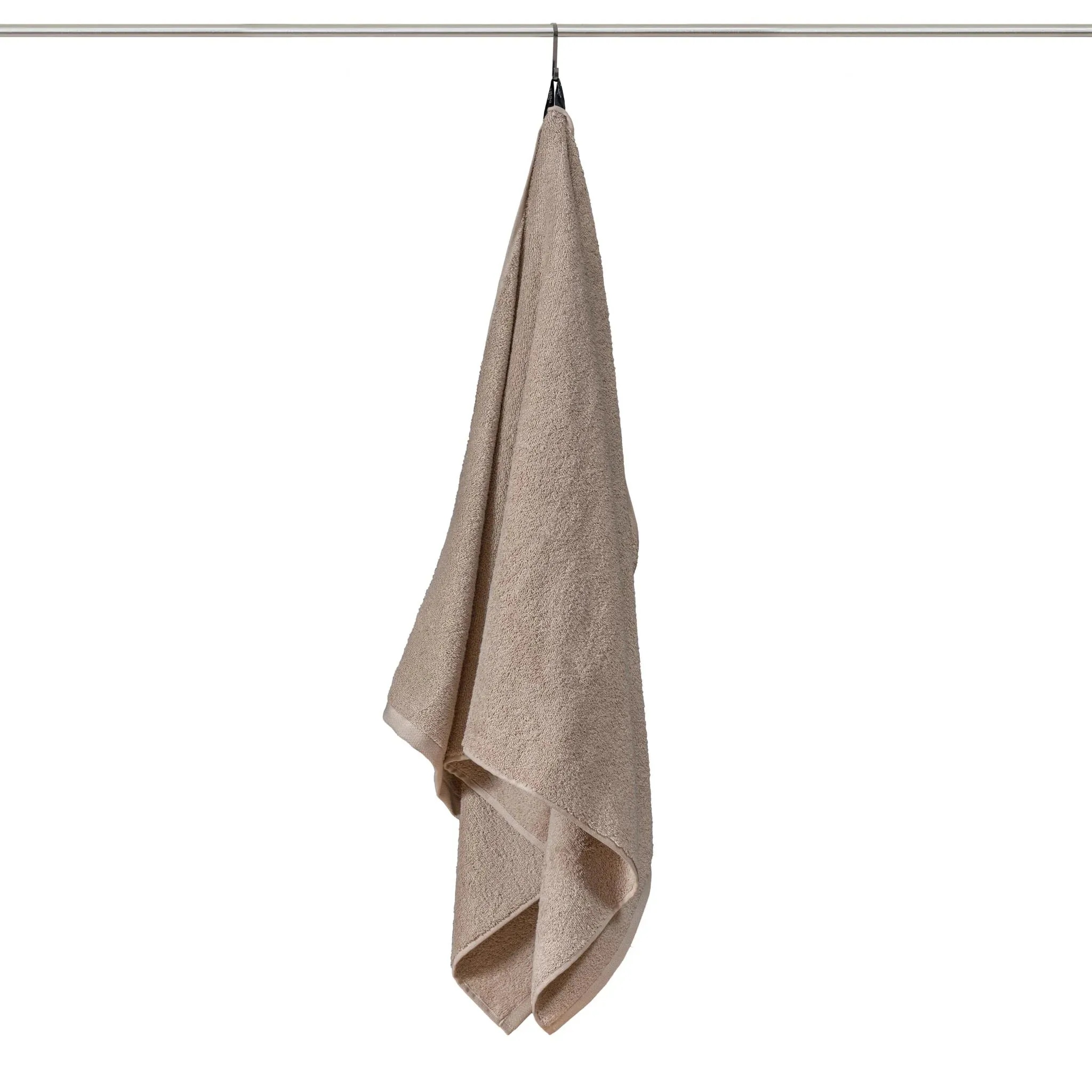 Toalla Basic, tamaño 90 x 150 cm.